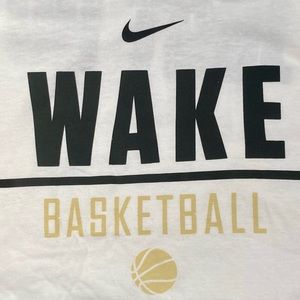 Nike Wake Basketball size large tshirt with Just Do It on back